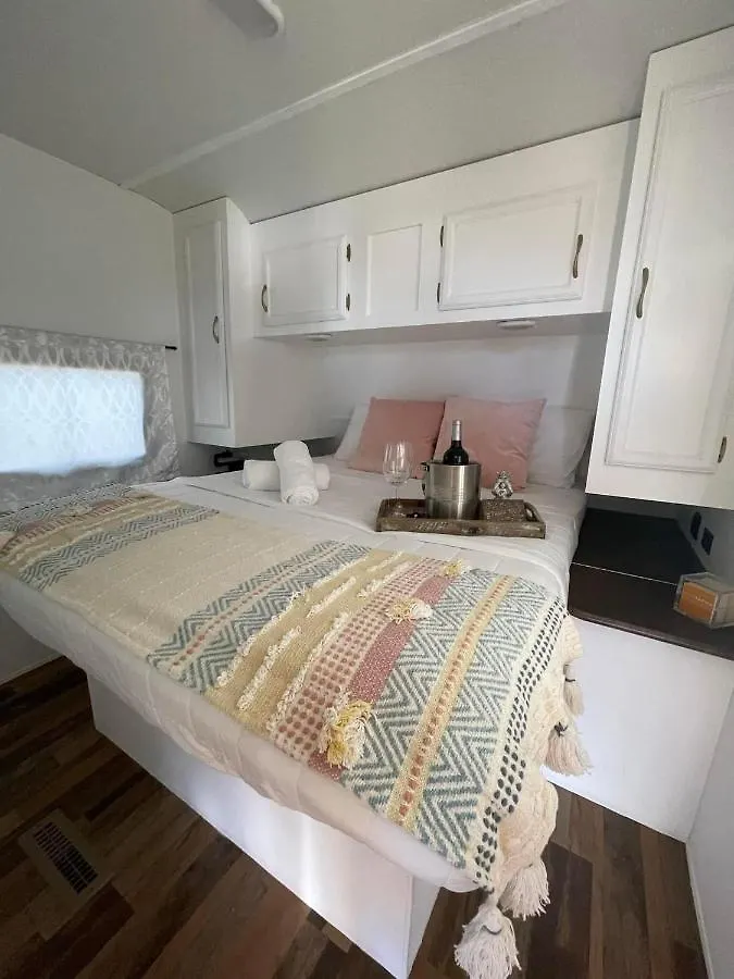 ホテル El Camper Rv With Pool. アグアディヤ キャンプ場